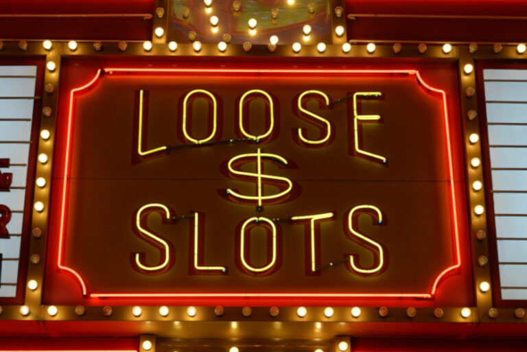 Loose Slots neon sign